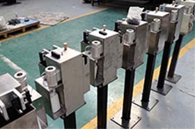 自动焊接机器人型号齐全,定制化自动焊接设备