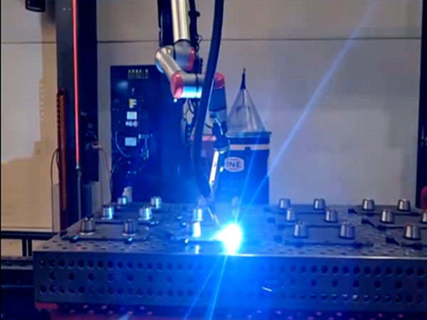 点焊机器人提高生产效率的原因